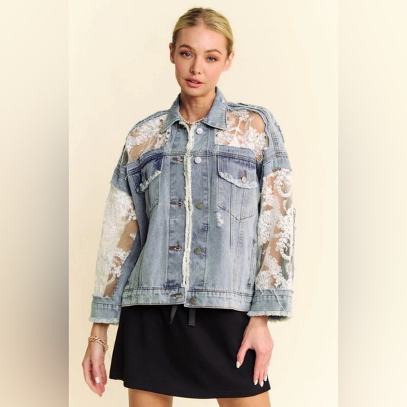 🟠257B. Lace patchwork Denim Jacket - Picture 3 of 6